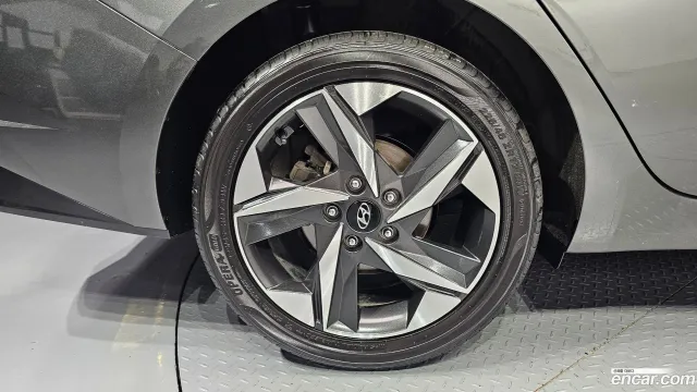 Hyundai Elantra (Avante)