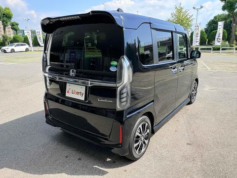 Honda N-BOX Custom