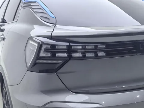Lynk & Co 05