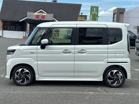 Suzuki Spacia Custom