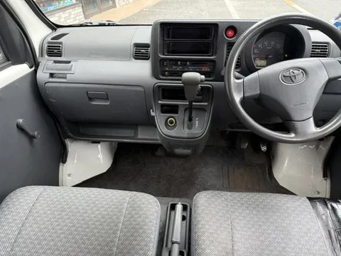 Toyota Pixis Van