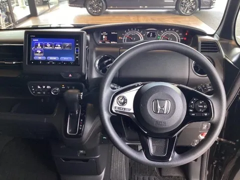 Honda N-BOX Custom