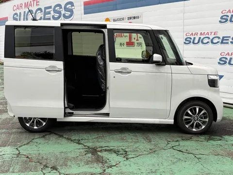 Honda N-BOX Custom
