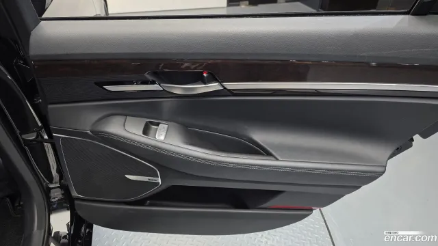 Genesis G90 (EQ900)