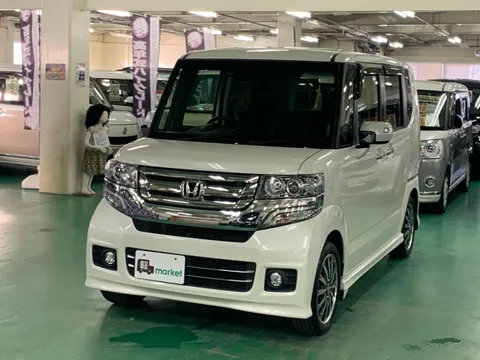Honda N-BOX Custom