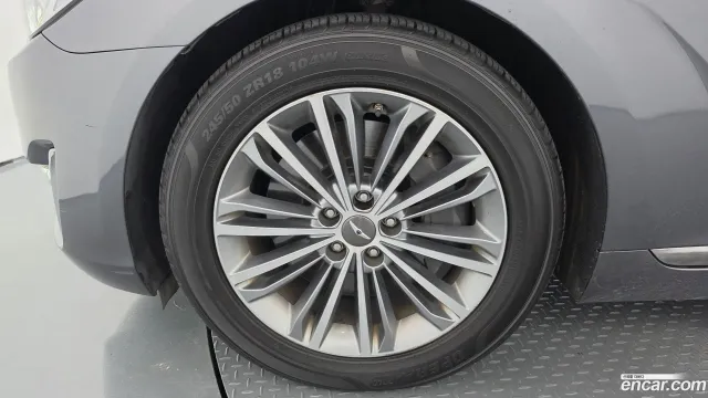 Genesis G90 (EQ900)