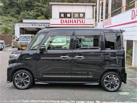Suzuki Spacia Custom