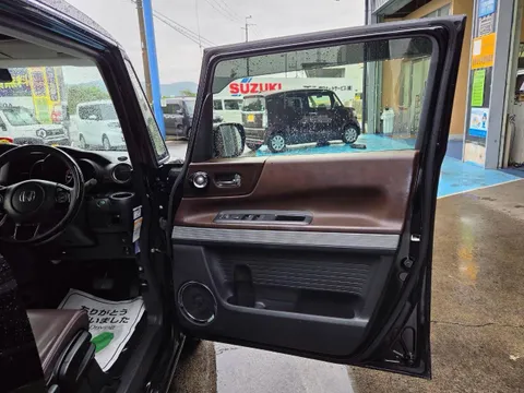Honda N-BOX Slash