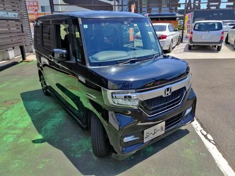 Honda N-BOX Custom