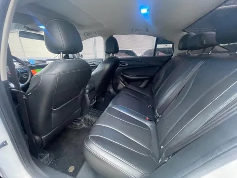 Roewe i5