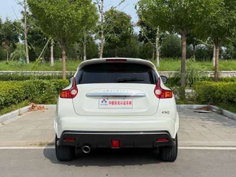 Infiniti ESQ