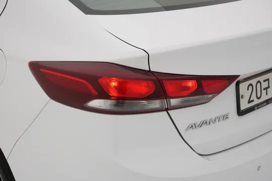 Hyundai Elantra (Avante)