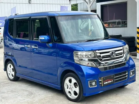 Honda N-BOX Custom