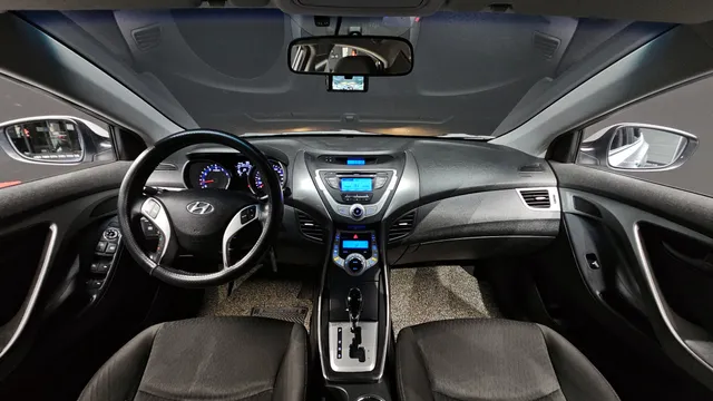 Hyundai Elantra (Avante)