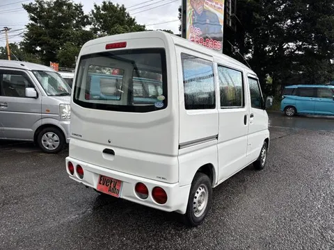 Mitsubishi Minicab Van