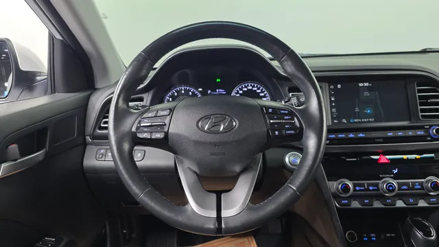Hyundai Elantra (Avante)