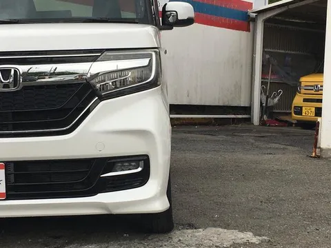 Honda N-BOX Custom