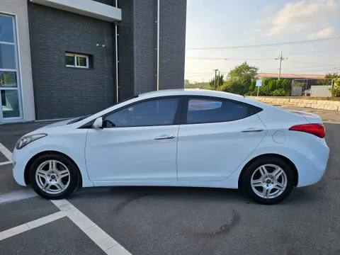 Hyundai Elantra (Avante)
