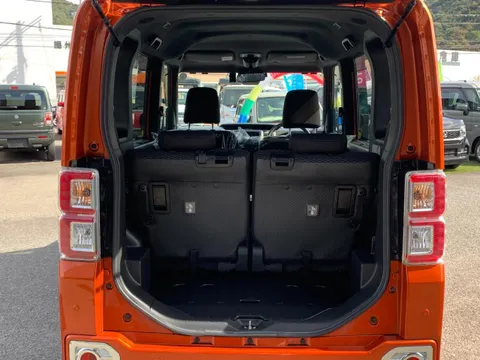 Toyota Pixis Mega