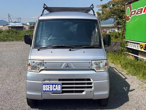 Mitsubishi Minicab Van