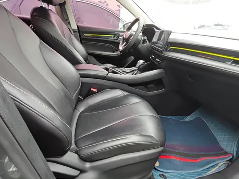 Roewe i5