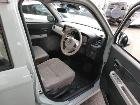 Daihatsu Mira Tocot