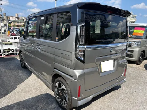 Suzuki Spacia