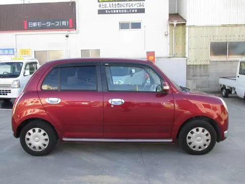 Daihatsu Mira Gino