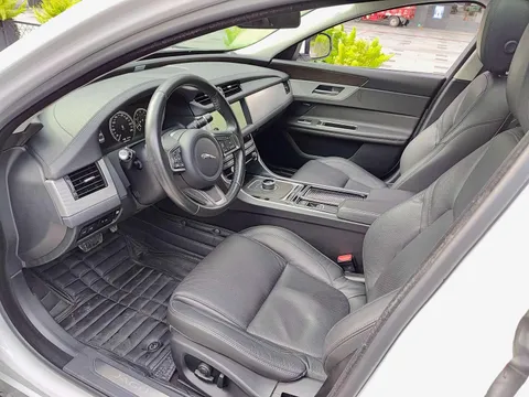 Jaguar XFL