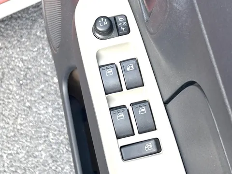 Daihatsu Mira Tocot