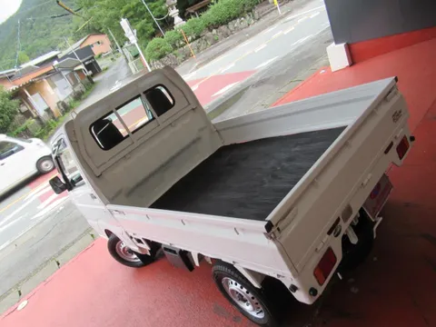 Mazda Scrum Truck