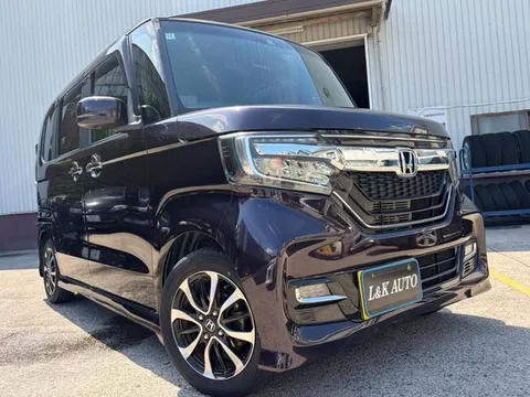 Honda N-BOX Custom