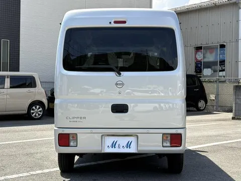 Nissan Clipper Van
