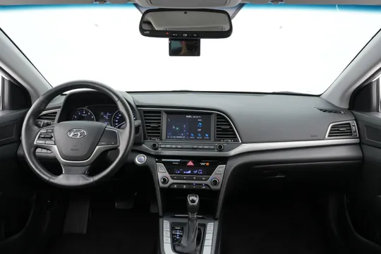 Hyundai Elantra (Avante)