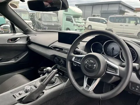 Mazda MX-5 (Roadster)
