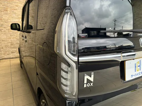 Honda N-BOX Custom