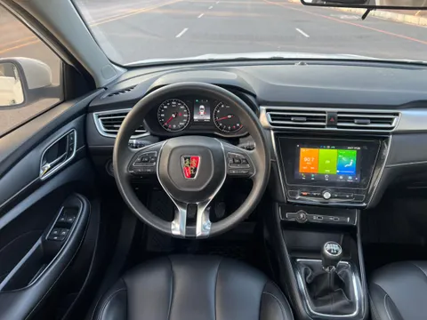 Roewe i5