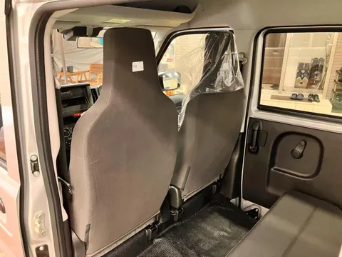 Nissan Clipper Van