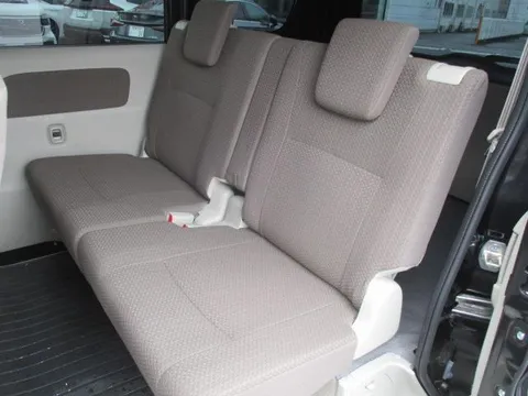 Nissan Clipper Van