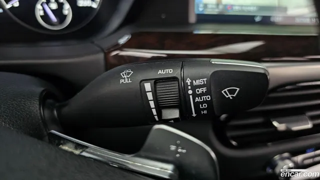 Genesis G90 (EQ900)