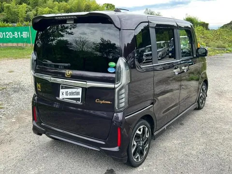 Honda N-BOX Custom