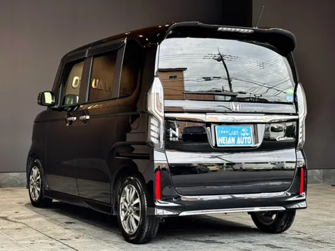 Honda N-BOX Custom