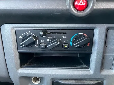 Mitsubishi Minicab Van