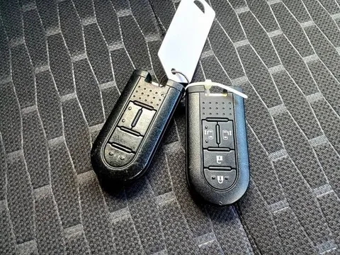 Toyota Pixis Mega