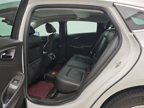 Chevrolet Malibu XL