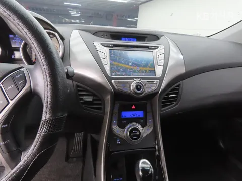 Hyundai Elantra (Avante)