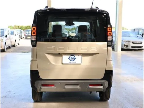 Mitsubishi Delica Mini