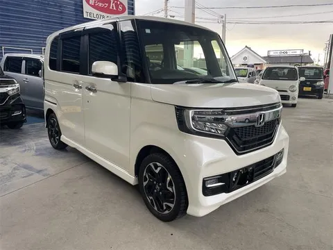 Honda N-BOX Custom