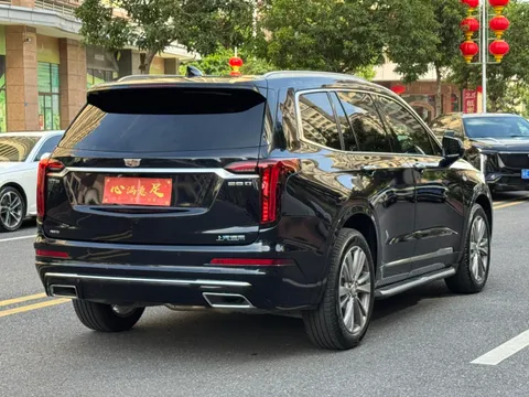 Cadillac XT6