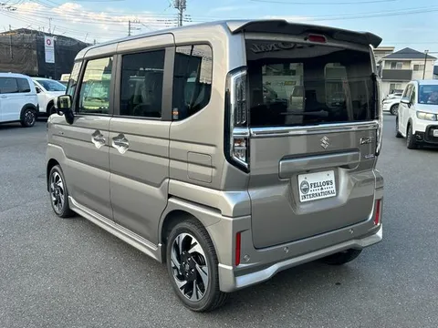 Suzuki Spacia Custom